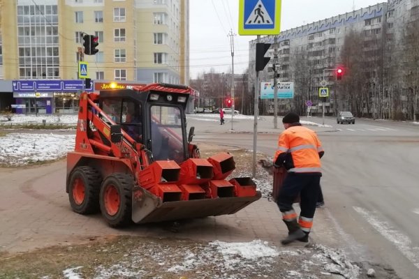 Сыктывкарские коммунальщики рассказали, куда и почему пропадают урны с улиц города