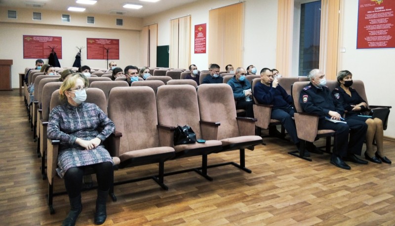 В Усть-Куломском районе для сотрудников полиции стартовали курсы по изучению коми языка
