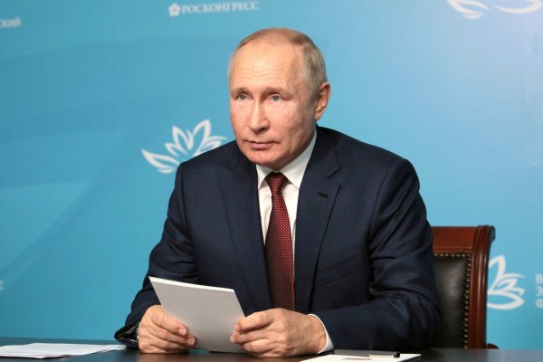 Владимир Путин рекомендовал запретить развлекательные мероприятия и работу общепита ночью
