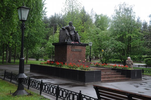Ухтинский художник предложил переименовать Октябрьскую площадь