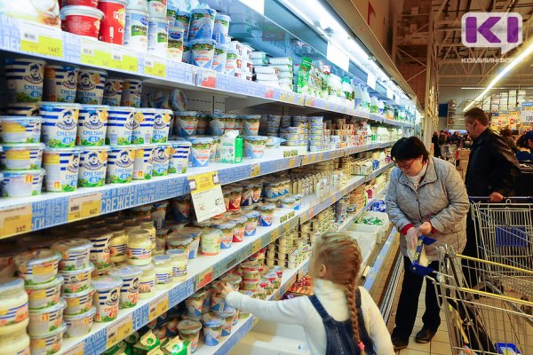 В Коми снизились цены на сардельки, помидоры, сметану и левомеколь