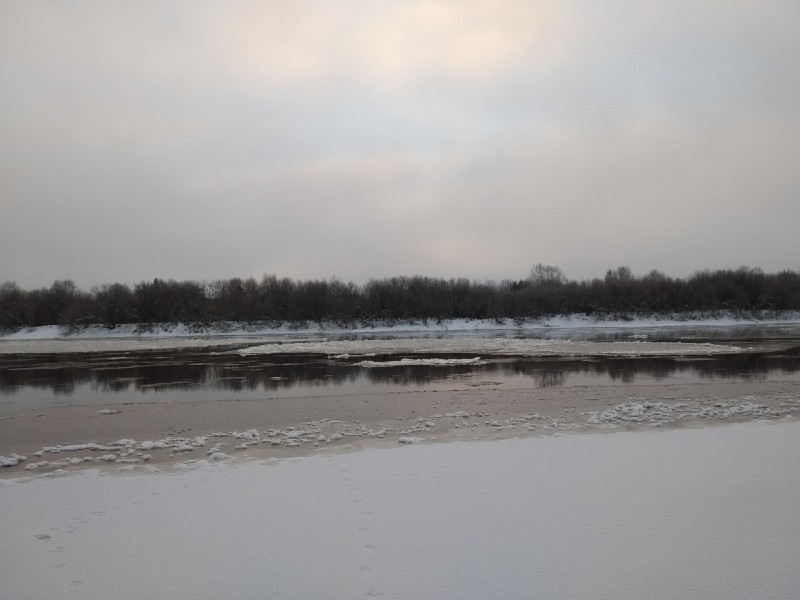 Реки Коми сковывает льдом