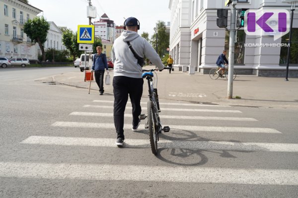 В Сыктывкаре попавшему в пазы дорожного люка велосипедисту присудили 132 тыс. рублей за травмы 