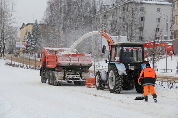 За выходные из Сыктывкара вывезли более тысячи кубометров снега