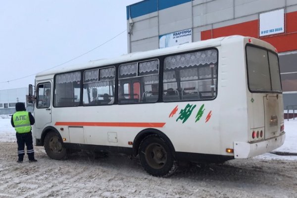 Госавтоинспекторы технического надзора ГИБДД Сыктывкара провели проверки автобусов