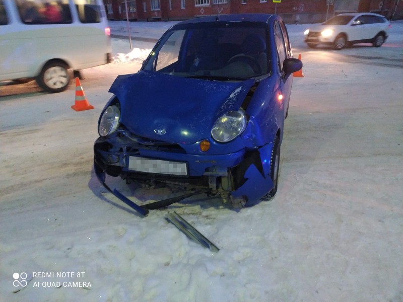 В Сосногорске водитель Hyundai Matrix не уступил дорогу женщине на Daewoo Matiz