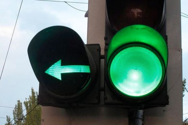 В Сыктывкаре на оживленном перекрестке появилась дополнительная секция светофора