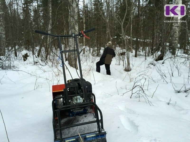 Тонкий лед: беспечные катания на снегоходах вынудили спасателей Коми выступить с обращением 