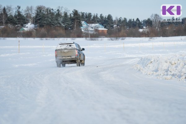 В Коми спасатели эвакуировали с зимника туристов из Архангельской области 
