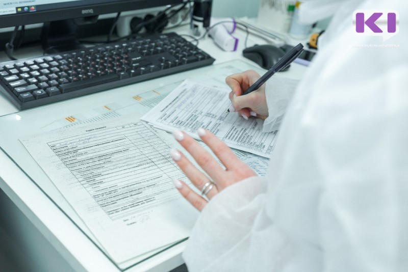 В Сыктывкаре к уголовной ответственности привлекается медсестра поликлиники за изготовление поддельных документов