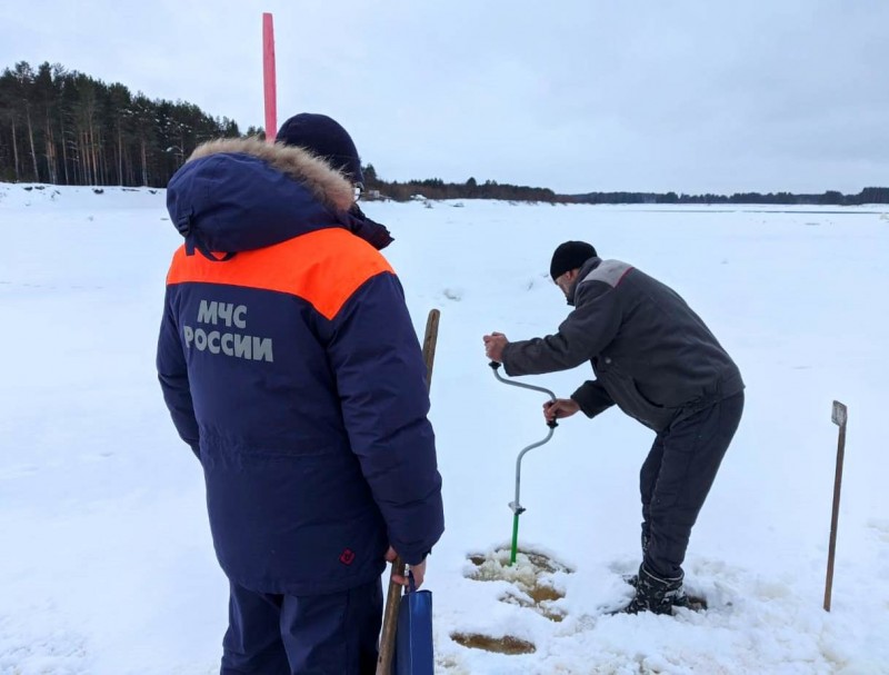 На реках в Коми открылись еще три автомобильные ледовые переправы

