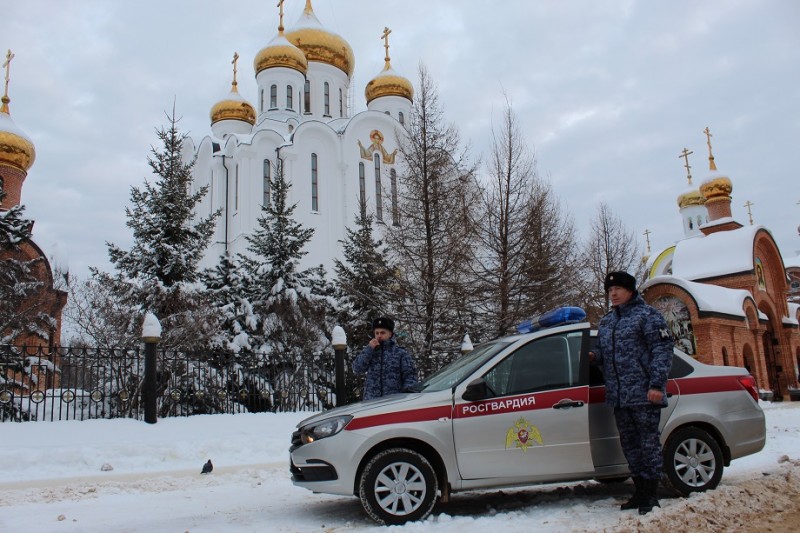 В Коми сотрудники Росгвардии задержали в епархии хулигана