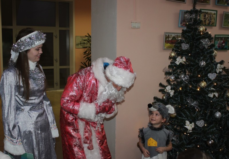 Полицейский Дед Мороз побывал в детском доме им. А. А. Католикова