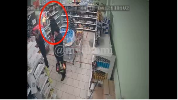 Воркутинец украл в магазине две банки имитации красной икры и четыре бутылки алкоголя