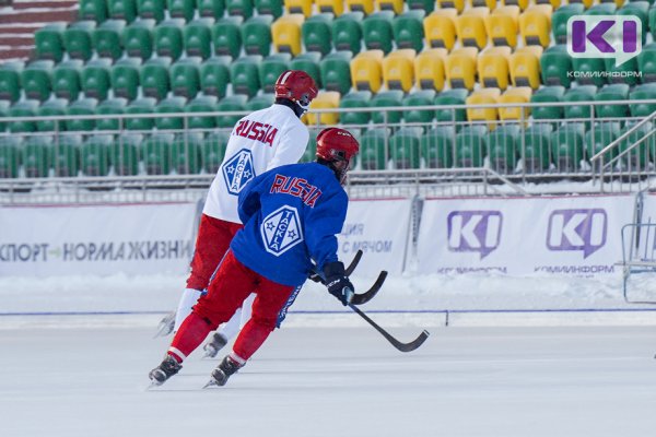 Сборная России по хоккею с мячом приступила к тренировкам в Сыктывкаре