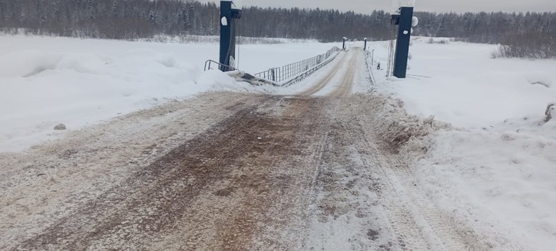 Решаем вместе: после сообщений в соцсетях в Усть-Куломском и Прилузском районах от снега очистили мост и дороги