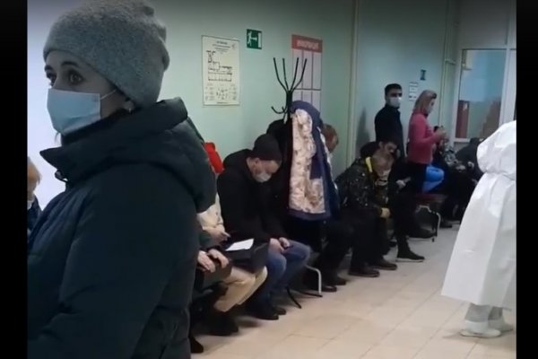 Ухтинцы вновь сообщают о наплыве больных в ковидный центр 