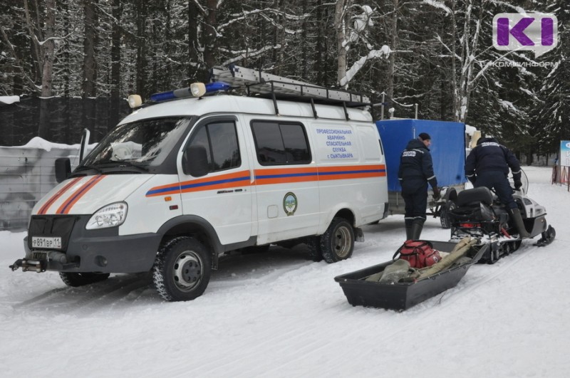 В Сыктывкаре лыжник врезался в поваленное дерево на трассе за "Динамо" и сломал ногу