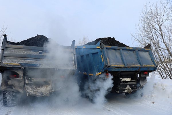 По зимней автодороге в отдаленные села Инты доставят более 1500 тонн угля
