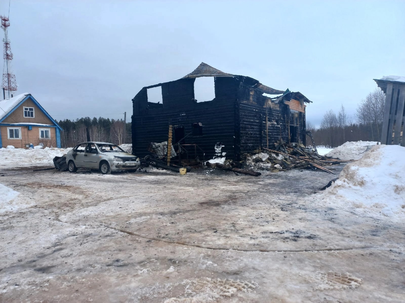 В Сыктывдинском районе сгорел дом многодетной семьи, погорельцам нужна  помощь | 25.02.2022 | Сыктывкар - БезФормата