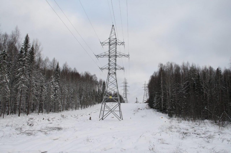 "Россети Северо-Запад" напоминают об опасности работ вблизи охранных зон линий электропередачи

