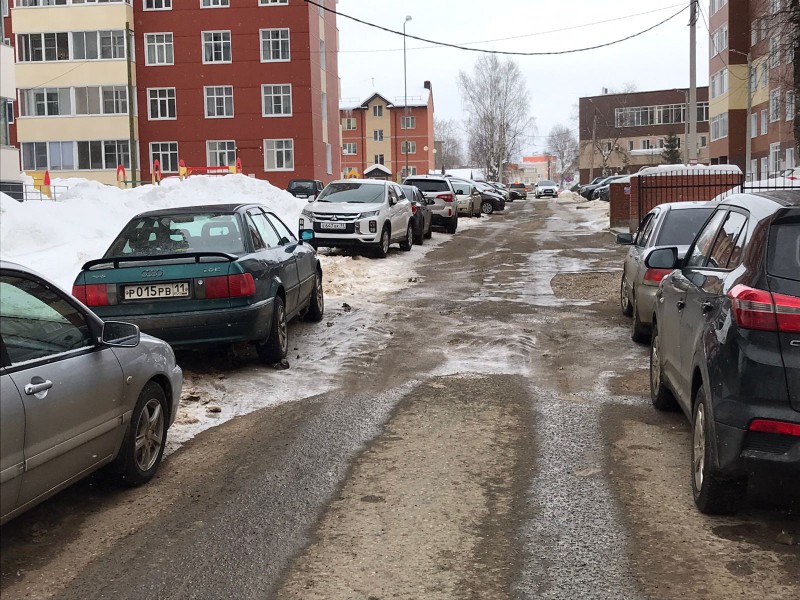 В Сыктывкаре на улице Громова появилась "снегоплавильная установка"
