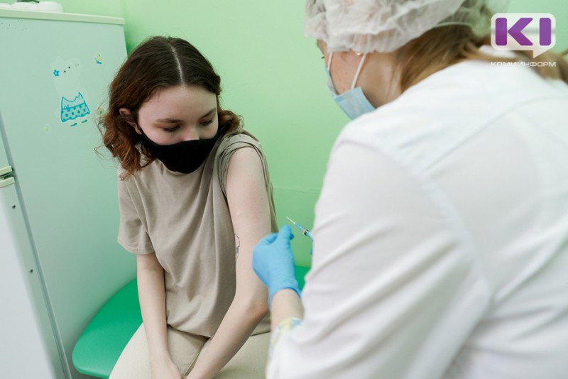 В Сыктывкаре началась вакцинация подростков от коронавируса
