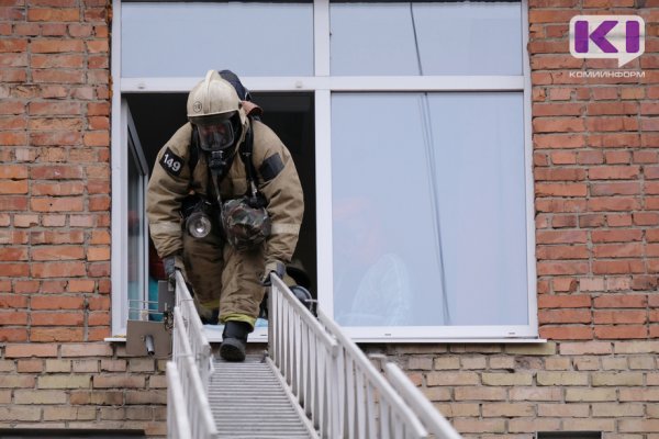 В Коми на пожаре погиб мужчина, эвакуировались 30 человек