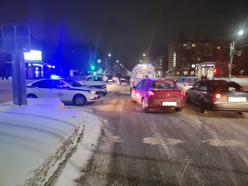 В Ухте с разницей в три минуты произошло два ДТП с пострадавшими