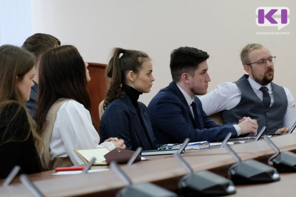 Депутаты Молодежного парламента Коми возьмут шефство над школами и трудными подростками