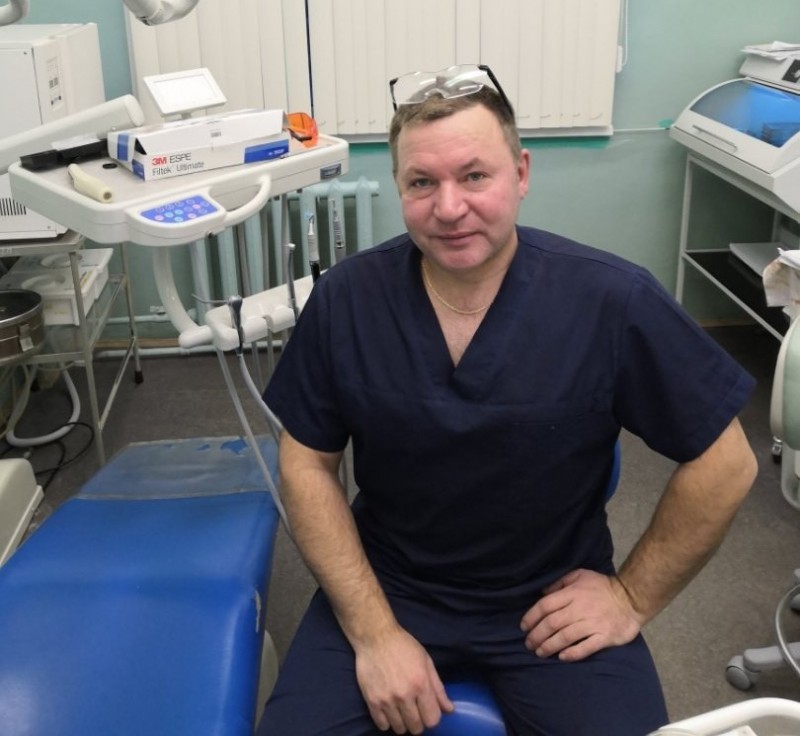 Стоматолог Михаил Попов: "Я благодарен судьбе за то, что вырос в семье врачей"