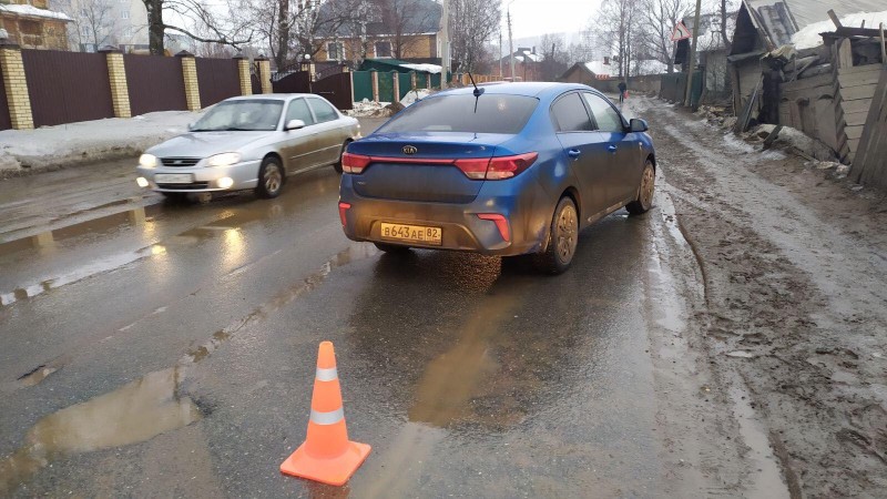 В Сыктывкаре женщина выскочила под колеса авто