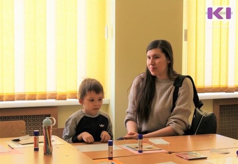 Сыктывкарские дети-аутисты "раскрасили мир яркими красками" 