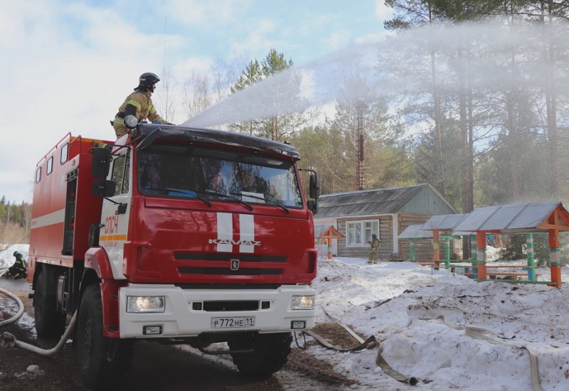 В Коми отработали действия по тушению лесных пожаров в сложной оперативной обстановке