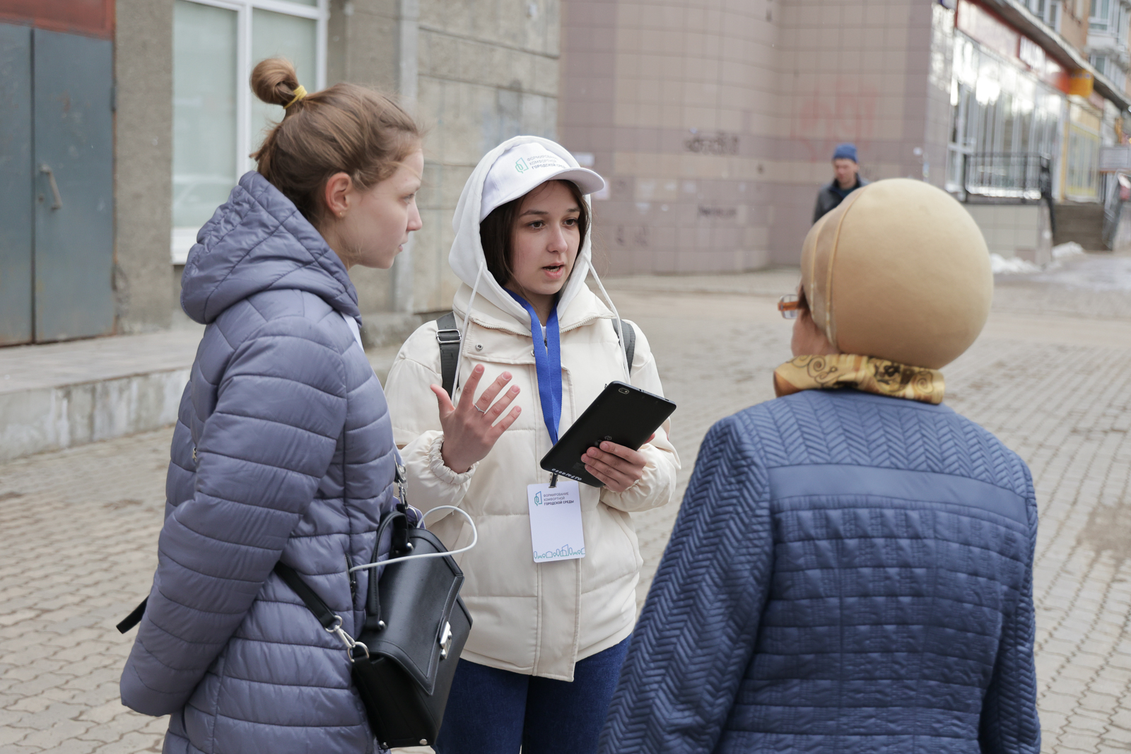 На улицы Сыктывкара вышли волонтеры благоустройства | 20.04.2022 |  Сыктывкар - БезФормата