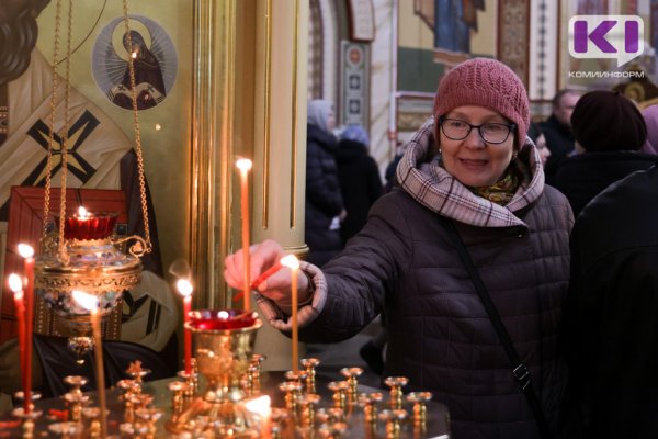 В Коми православные встретили Благодатный огонь