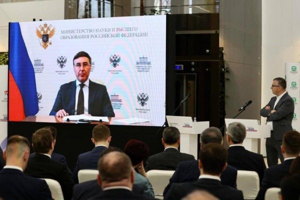 Подать заявления для поступления во все вузы Коми теперь можно через Госуслуги

