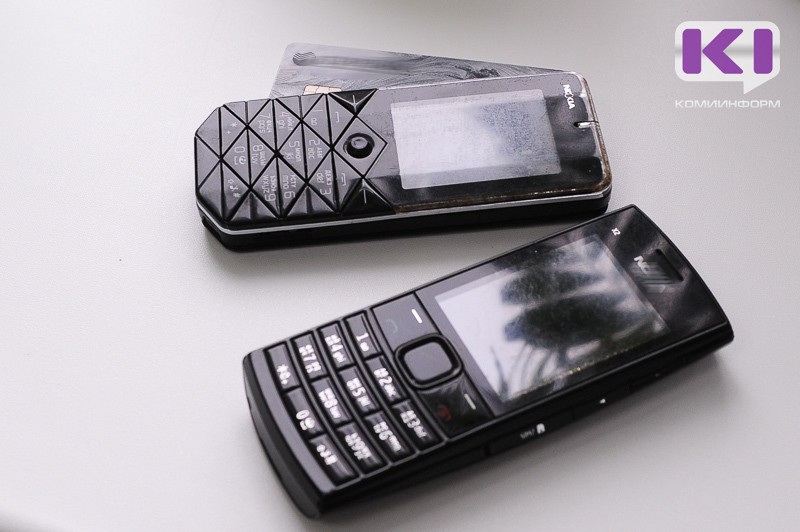 Роскачество объясняет, чем опасно хранение старого смартфона в шкафу

