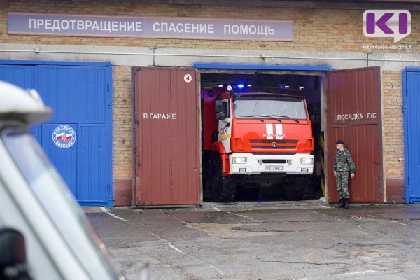 В Усинске пожарные спасли девушку