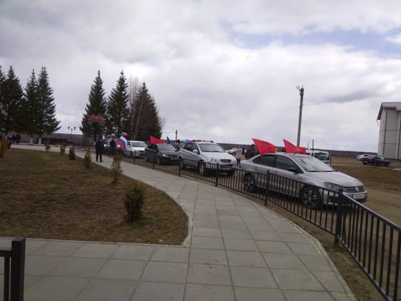 В Корткеросском районе проходит автопробег "Zа Россию!"