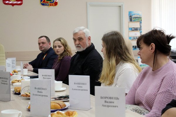 Владимир Уйба в Печоре встретился с жителями ДНР и ЛНР, вынужденно покинувшими территорию Украины

