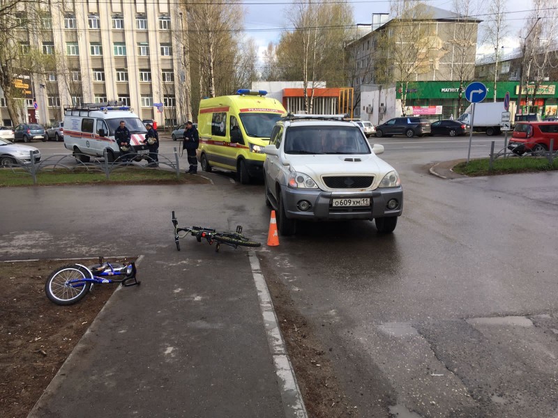 В Сыктывкаре водитель внедорожника сбил ребенка на велосипеде