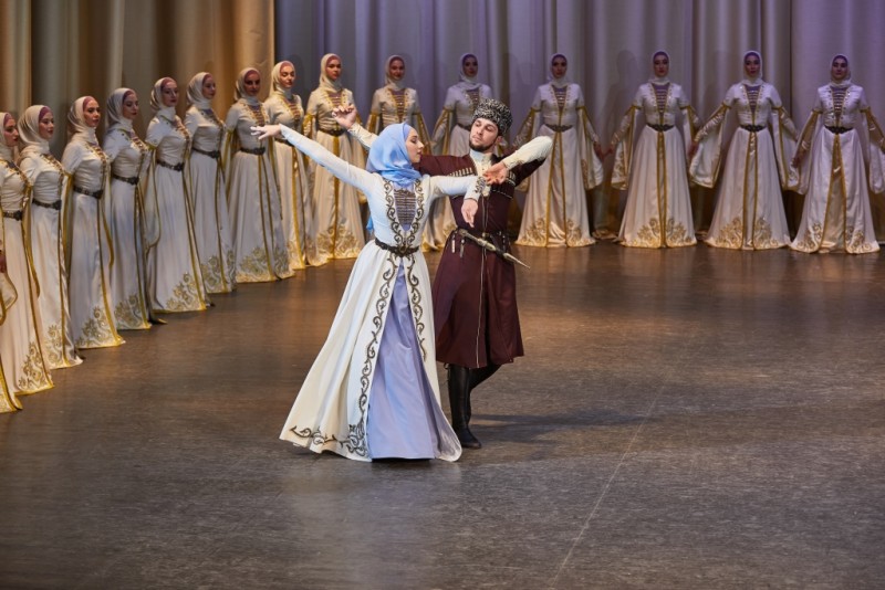 Национальный ансамбль танца Чеченской республики "Вайнах" выступит в Сыктывкаре

