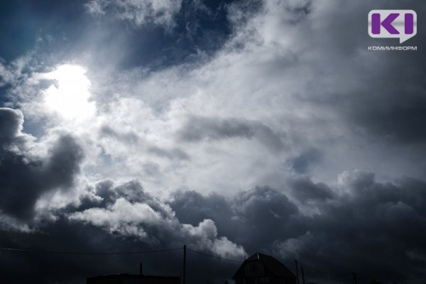 Штормовое предупреждение объявлено в семи районах Коми
