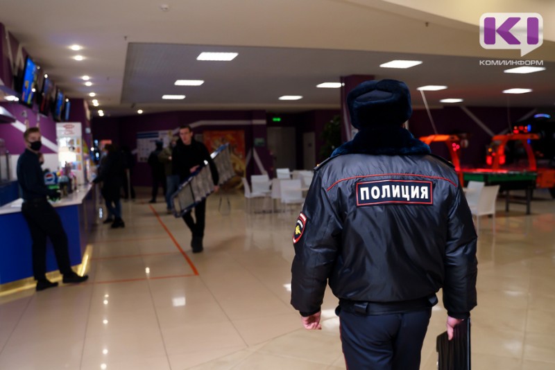 Ухтинский полицейский взыскал 75 тысяч рублей за удар по лицу 