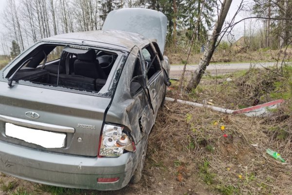 В Ухте нетрезвая девушка за рулем не справилась с управлением и вылетела с трассы