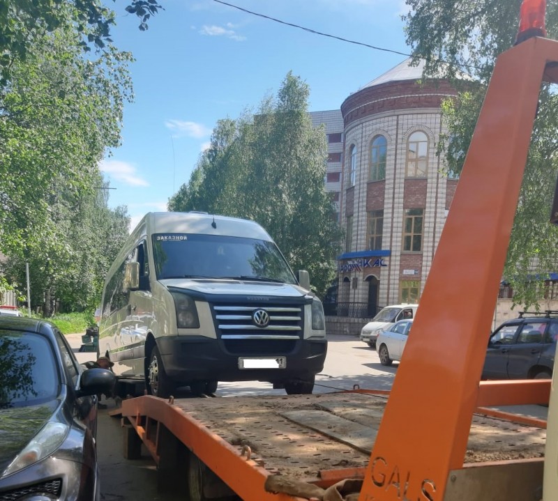 В Сыктывкаре у нелегальных перевозчиков арестовали два автобуса 

