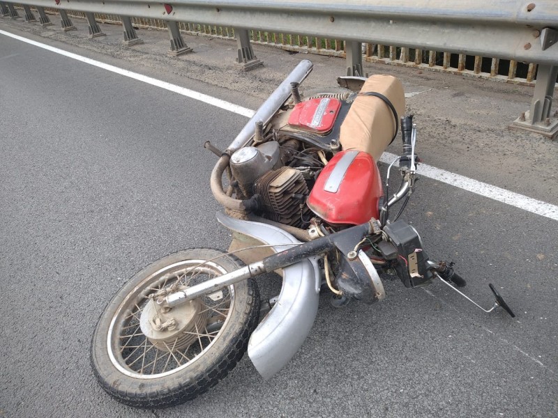 В Прилузье лишенный водительских прав мотоциклист устроил ДТП, в котором сам же и пострадал
