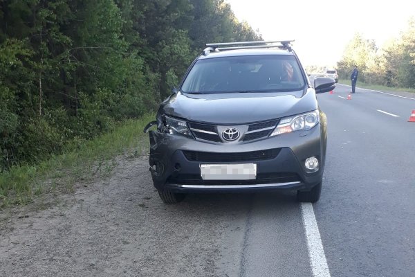 В Корткеросском районе водитель Toyota RAV4 сбил двух мальчиков-велосипедистов, один из них погиб 