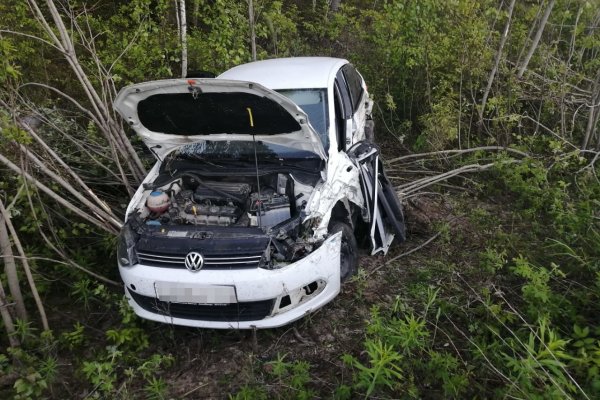 На трассе Сыктывкар - Ухта столкнулись ВАЗ и Volkswagen Polo, пострадали четверо 
